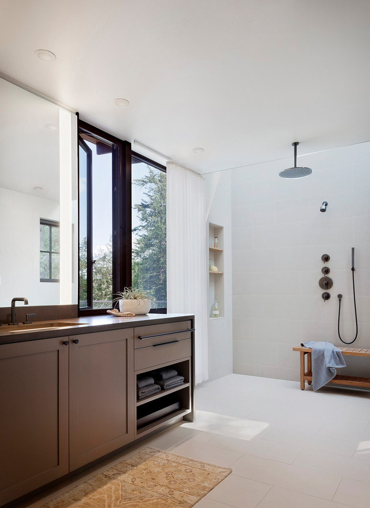 Inspiration for a mid-sized country kids bathroom in Seattle with an open shower, multi-coloured tile, ceramic tile, slate floors, an undermount sink, engineered quartz benchtops, grey floor, an open shower and grey benchtops.