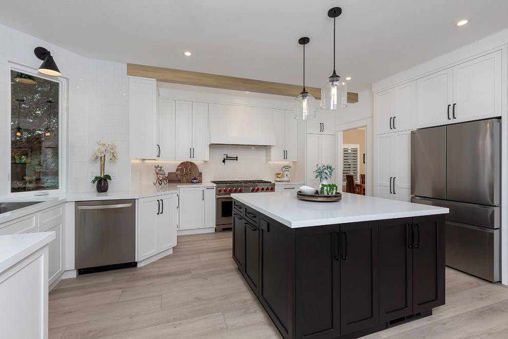 Kitchen - transitional kitchen idea in San Francisco