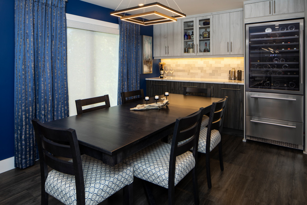 Idéer för mellanstora funkis kök med matplatser, med blå väggar, vinylgolv och grått golv