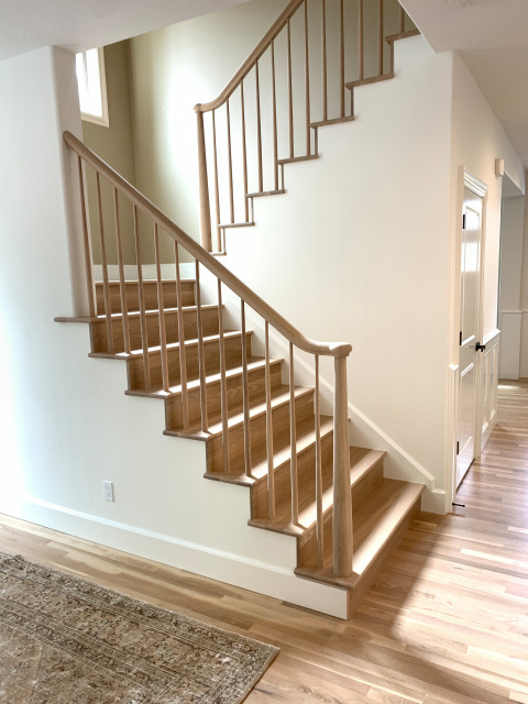 Tapered posts and balusters midcentury-staircase