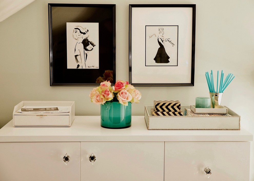 This is an example of a transitional home office in Sydney.