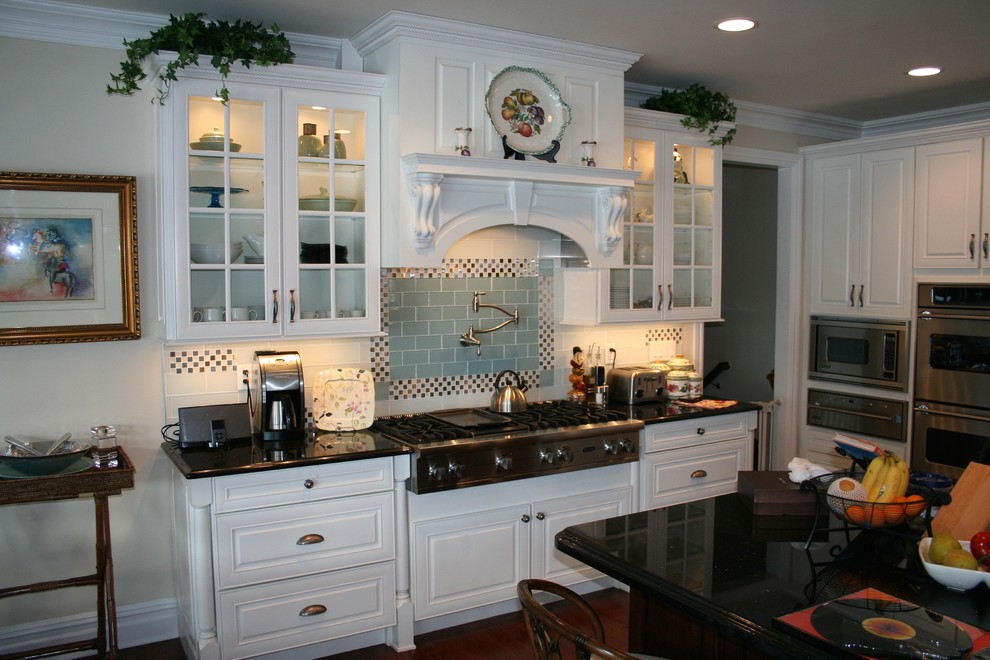 This is an example of a country kitchen in New York.