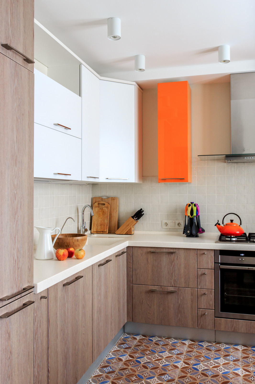 Оранжевое с синим