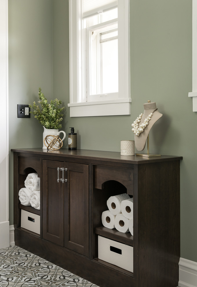 Home design - transitional home design idea in Chicago