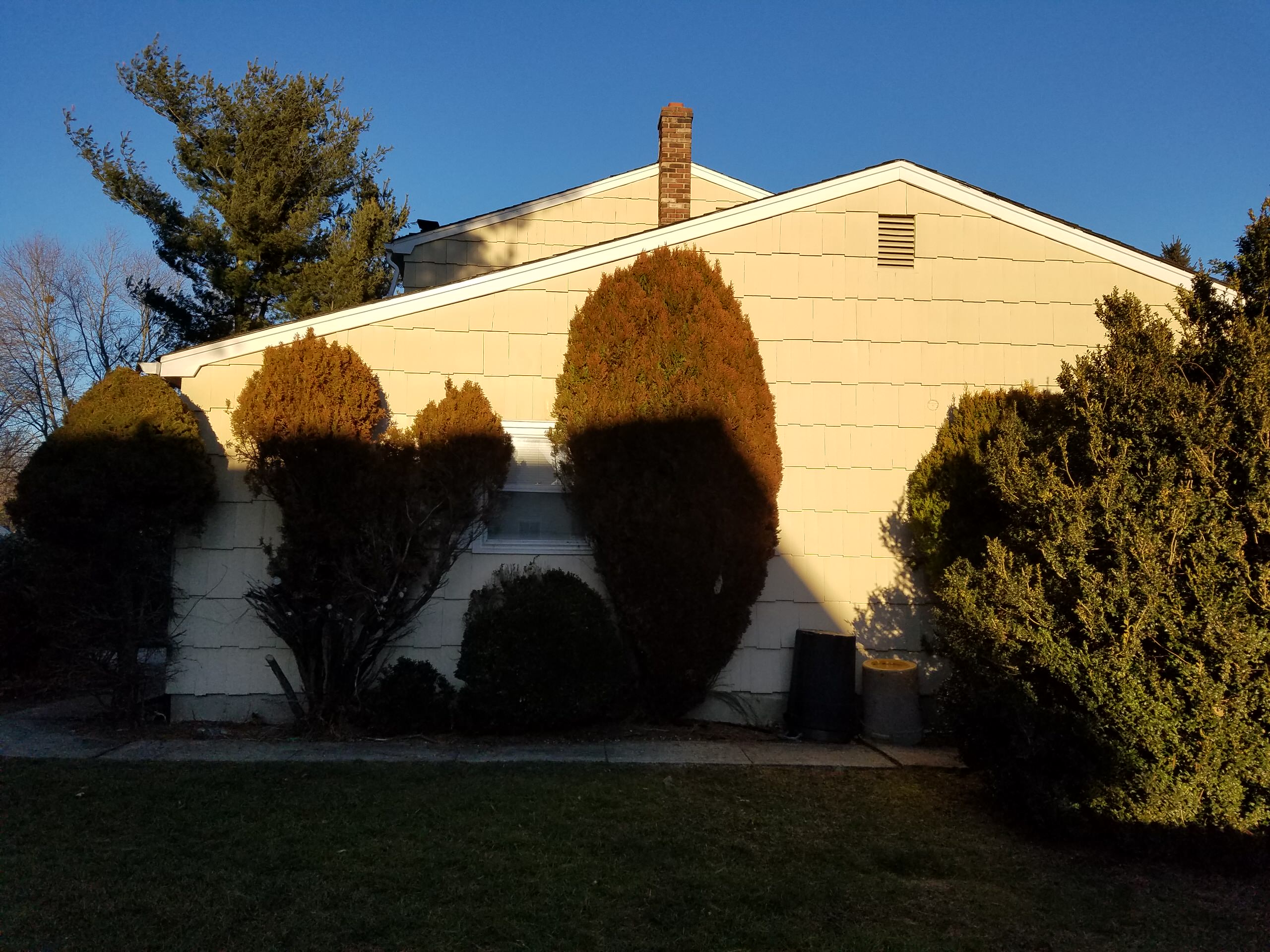 New Windows, Vinyl Siding, and Gutters at Gunpowder Drive in East Brunswick, NJ