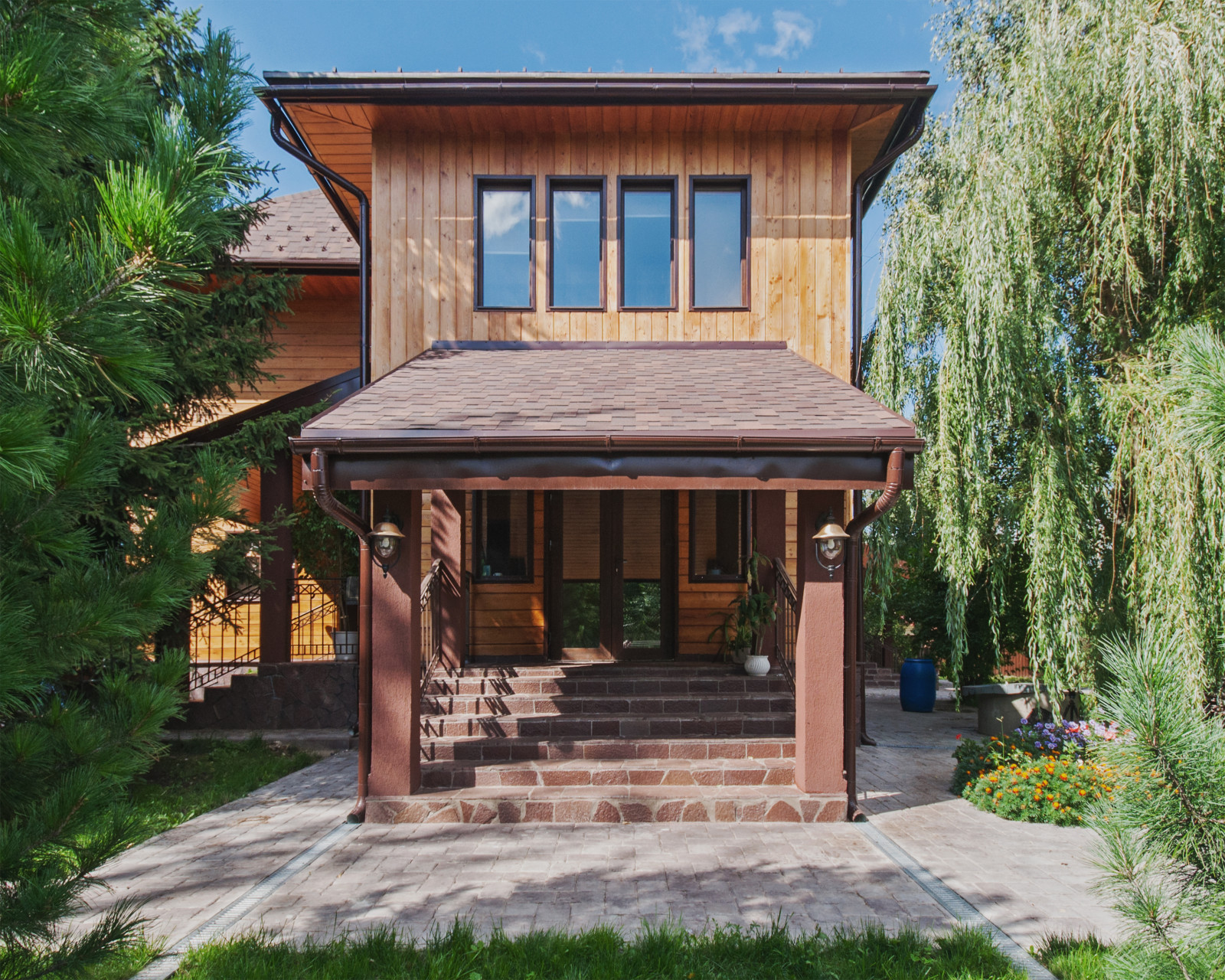 боковой вход на веранду