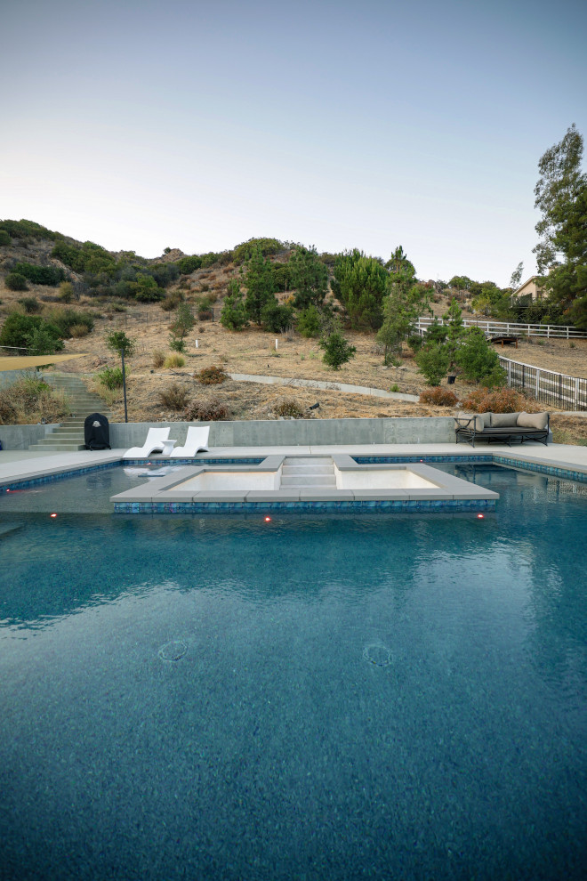 Agoura Hills New Build - Lobo Canyon