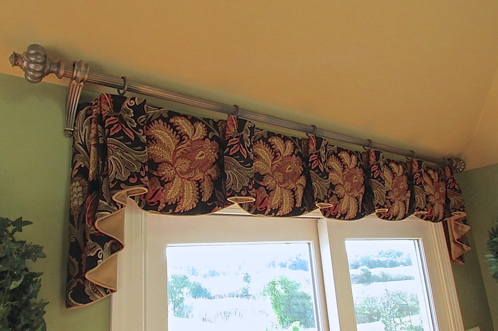 Custom Valance - Transitional - Kitchen - Philadelphia - by Sew Stylish ...