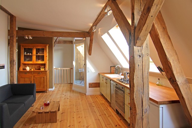 DACHAUSBAU IN BERLIN ZU LICHTDURCHFLUTETEN RÄUMEN - Rustikal - Küche