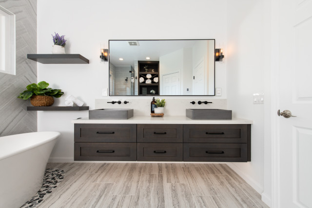 Before and After: 4 Bathrooms With Fabulous Floating Vanities (8 photos)