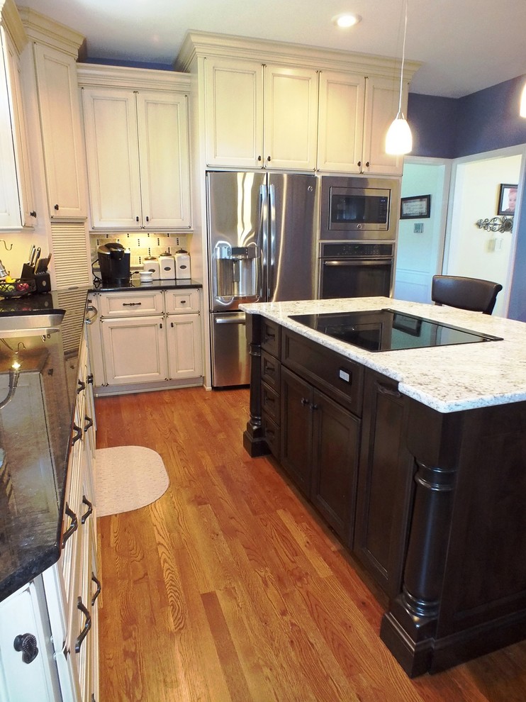 Inspiration for a transitional kitchen remodel in Cincinnati