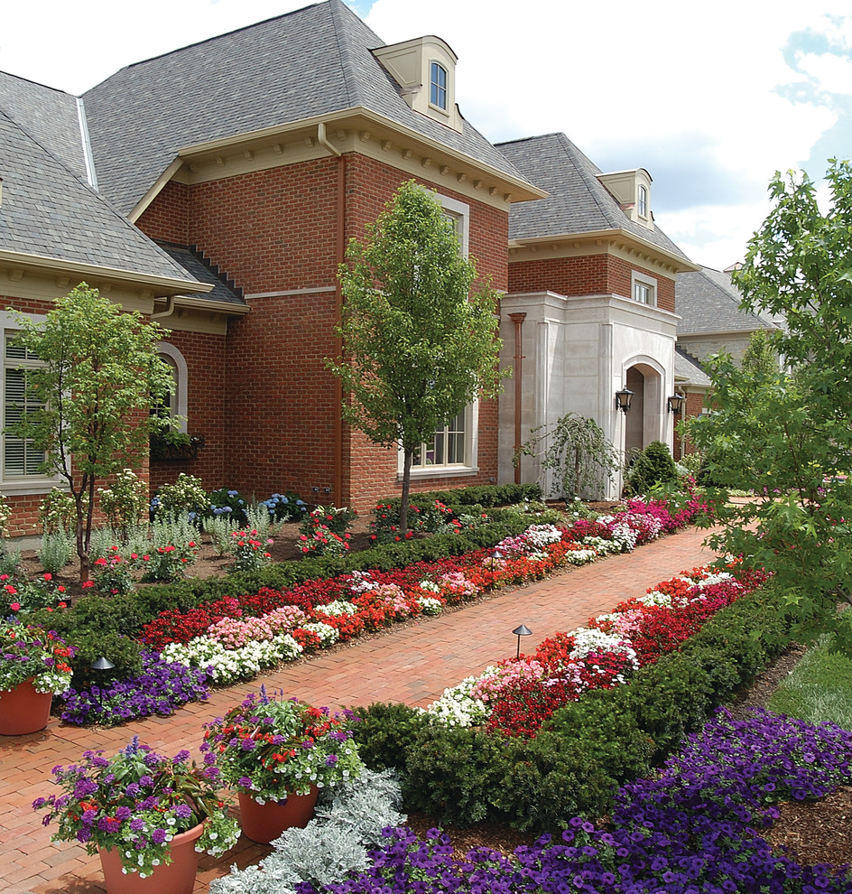 Front Landscaping - Traditional - Exterior - Cincinnati ...