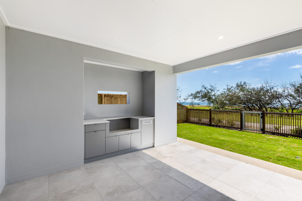 Beach style patio in Brisbane.