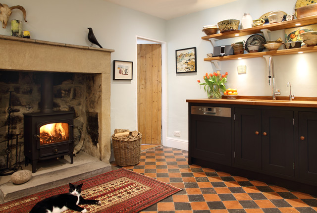 Country cottage rustic-kitchen