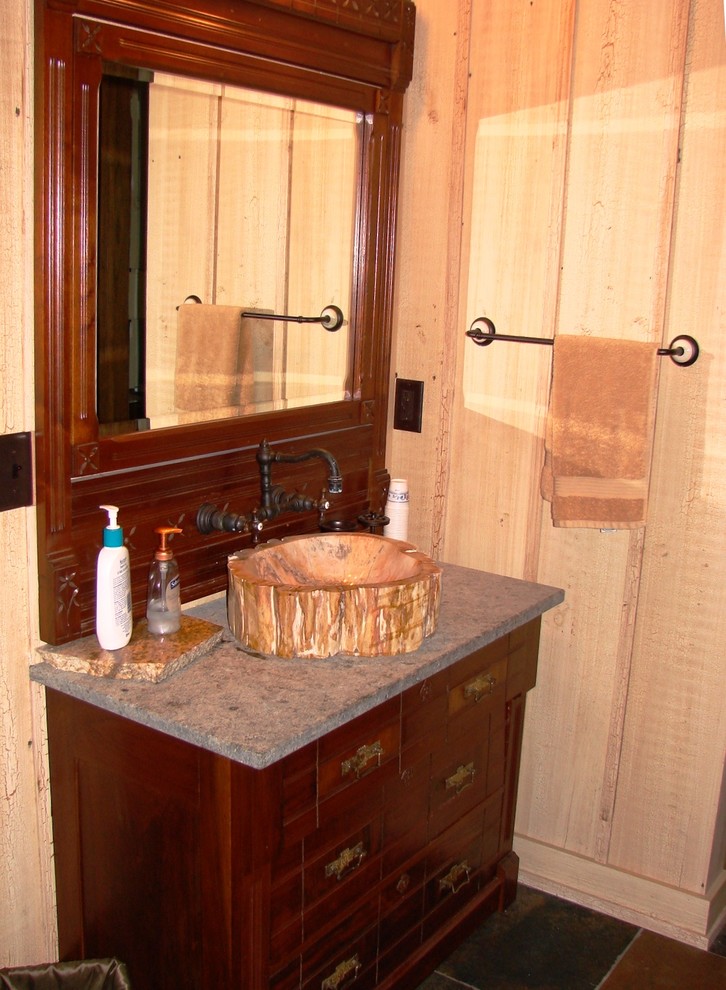 Inspiration for a rustic bathroom remodel in Minneapolis
