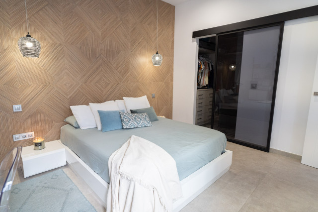 Morillas tropical-bedroom
