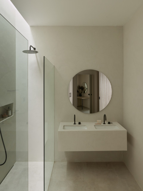 Vriskaig modern-bathroom