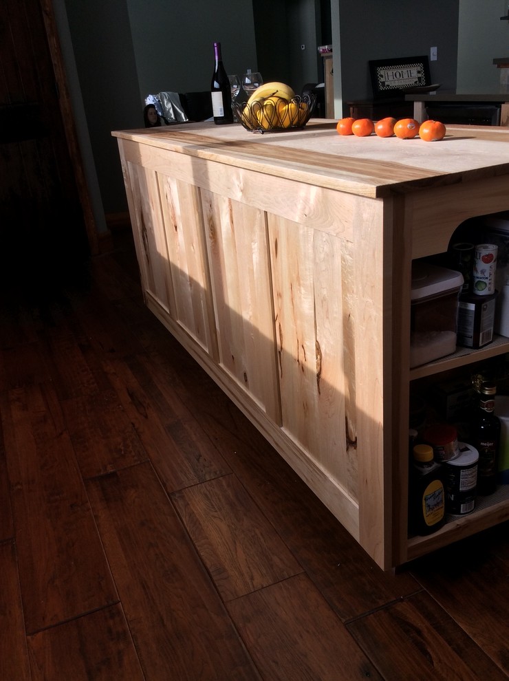 Rustic American Kitchen in rustic natural maple.