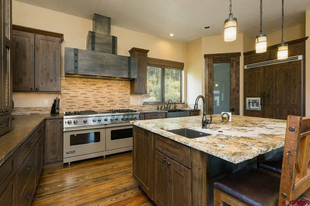Inspiration for a rustic kitchen remodel in Phoenix