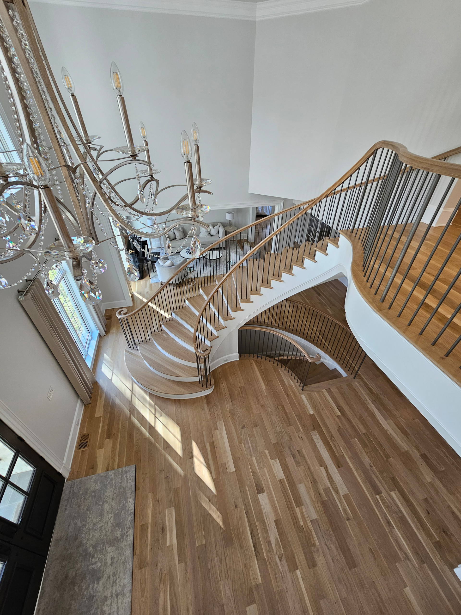 116_Elegant & Eye-catching Curved Staircase, Leesburg VA 20175