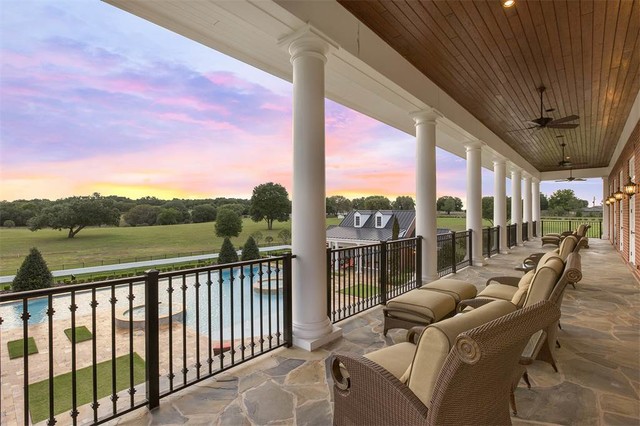 Manor Estate clasico-terraza-y-balcon