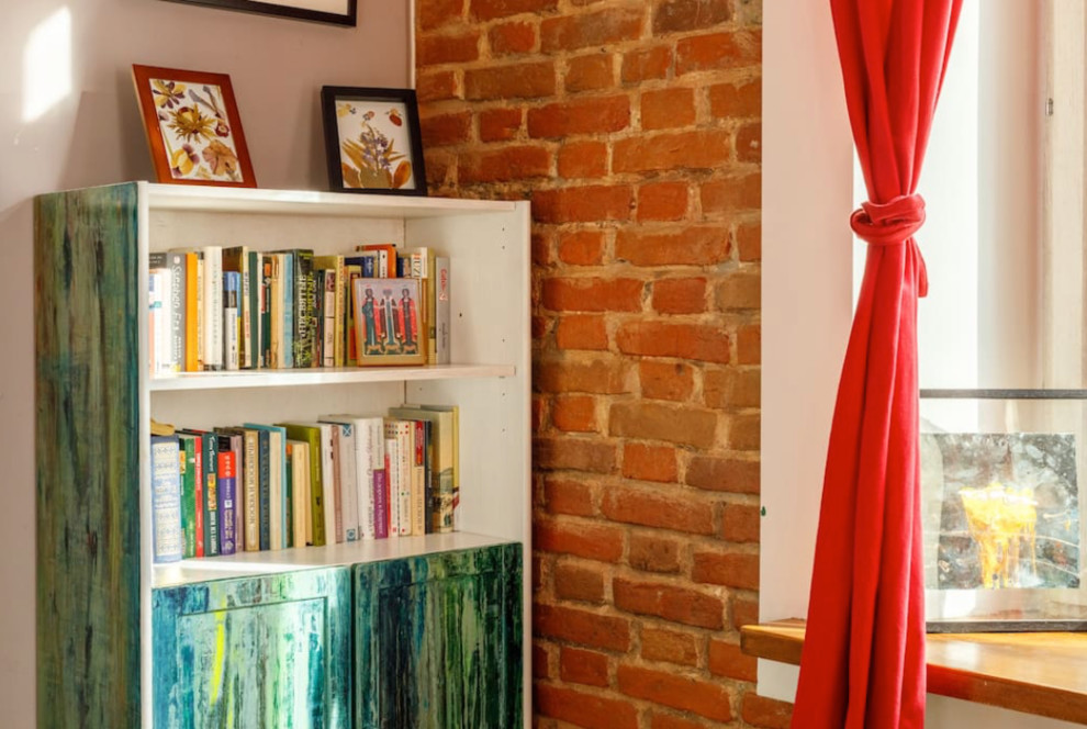 Светлая квартира-студия на Моросейке.