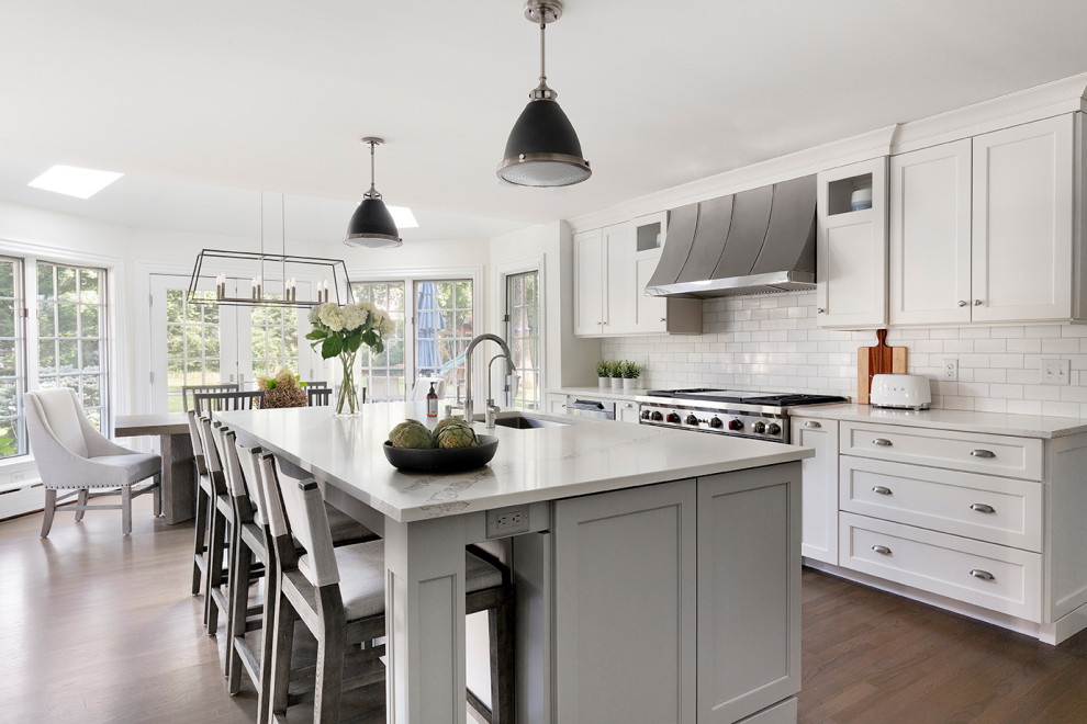 Kitchen - transitional kitchen idea in Orange County