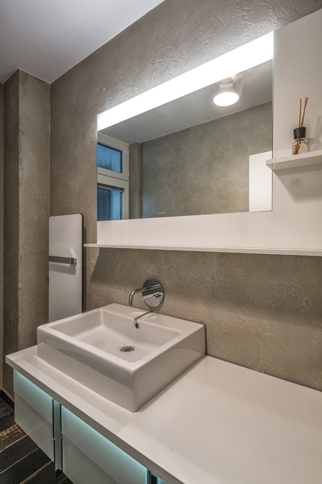 Photo of a small contemporary powder room in Frankfurt.