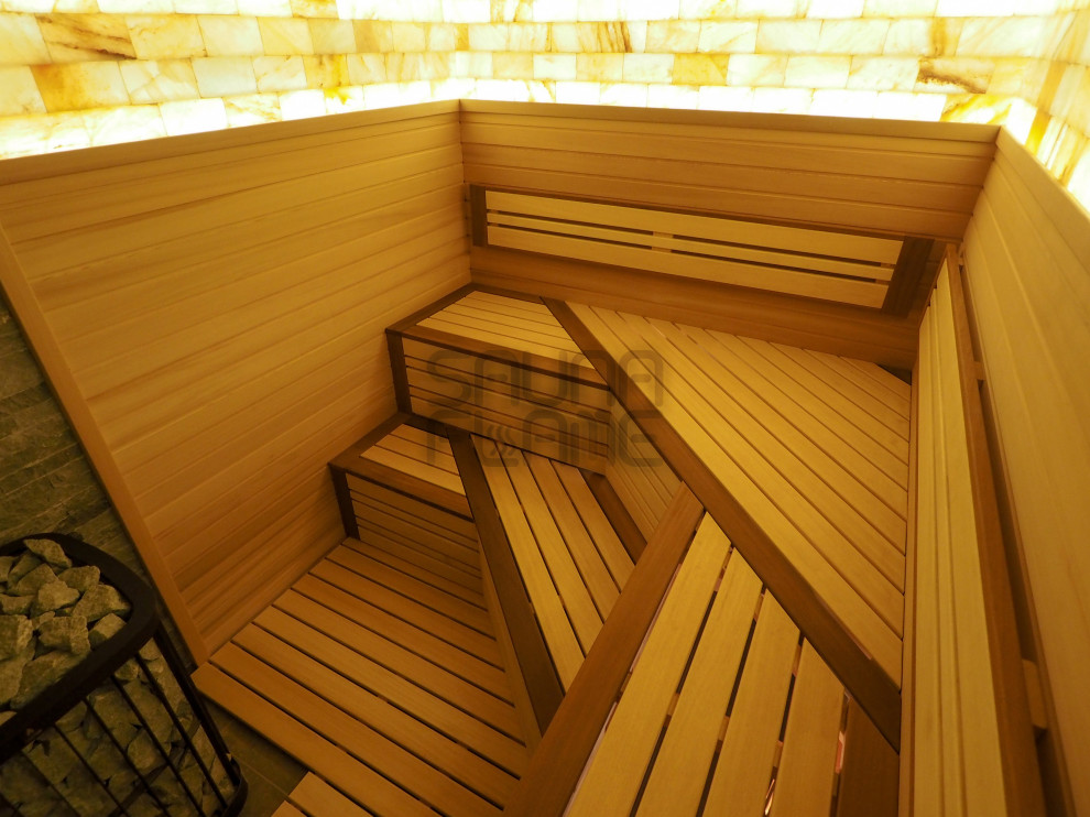 Сауна с соляным панно