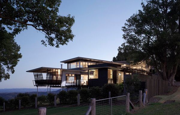 Trendy home design photo in Sunshine Coast
