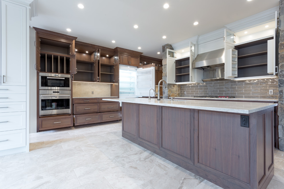Kitchen - transitional kitchen idea in Calgary