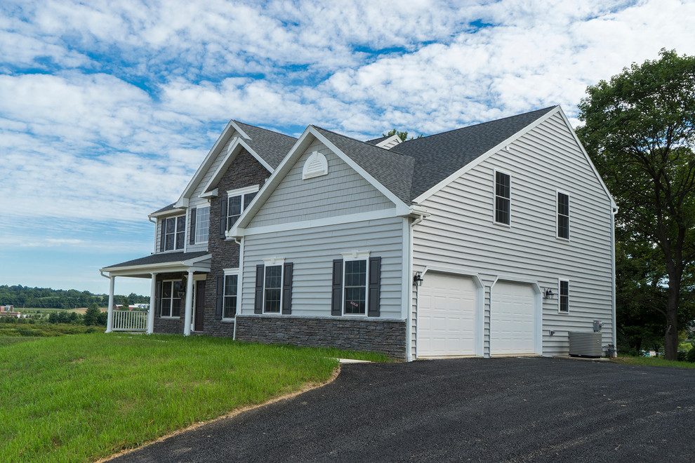 Home design - transitional home design idea