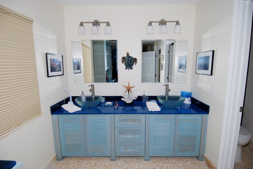 This is an example of a beach style bathroom in Miami.