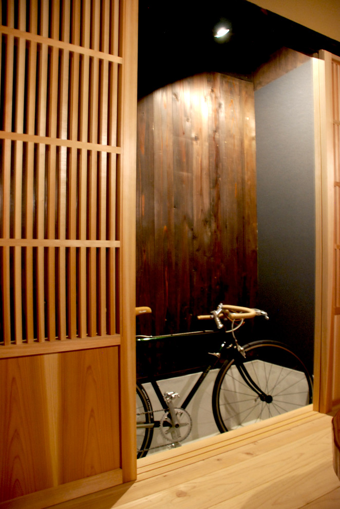 京都にある低価格の小さな和風のおしゃれな玄関の写真