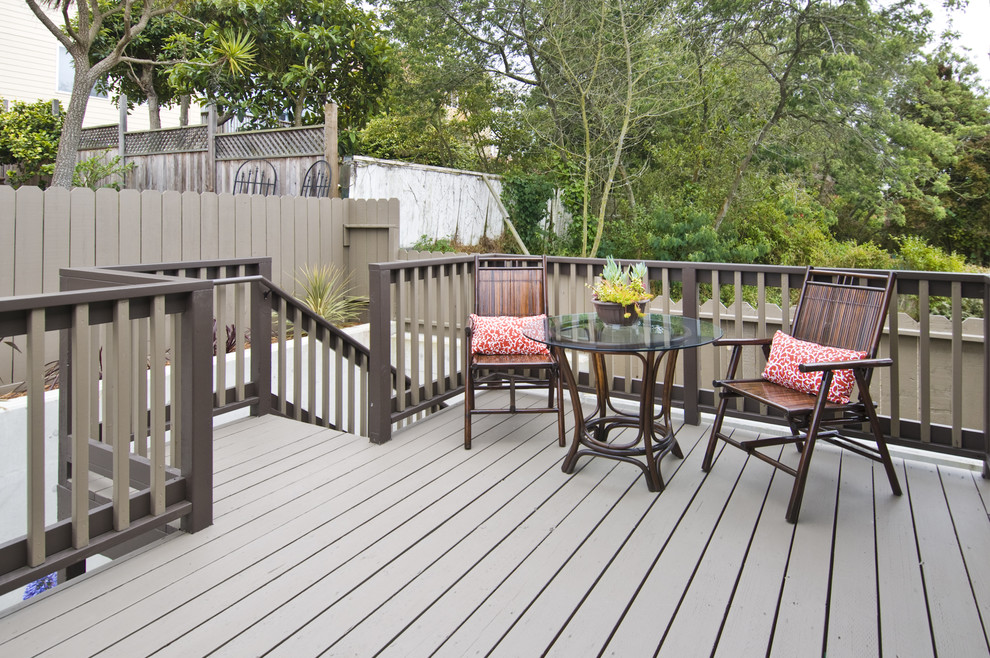 Transitional deck photo in San Francisco