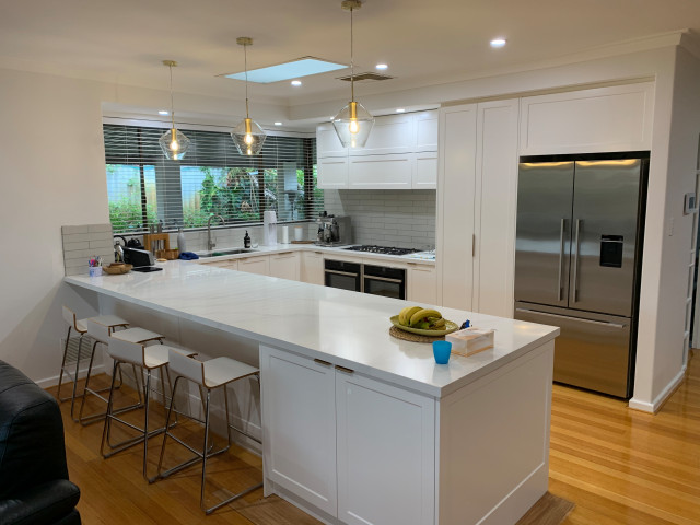 Classic White Kitchen cuisine