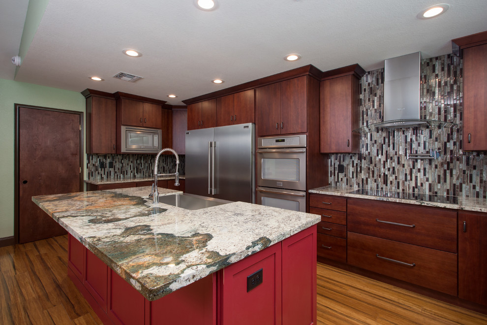 Example of a transitional kitchen design in Phoenix