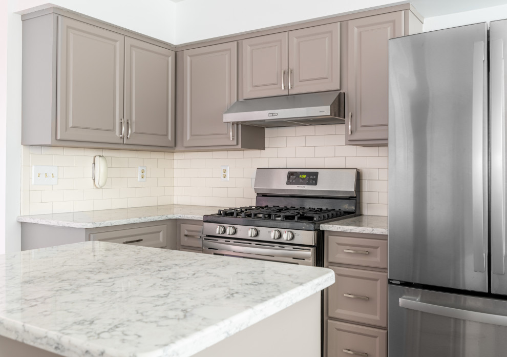 Inspiration for a small transitional kitchen remodel