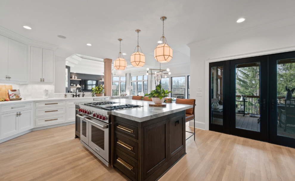 Inspiration for a transitional kitchen remodel in Atlanta