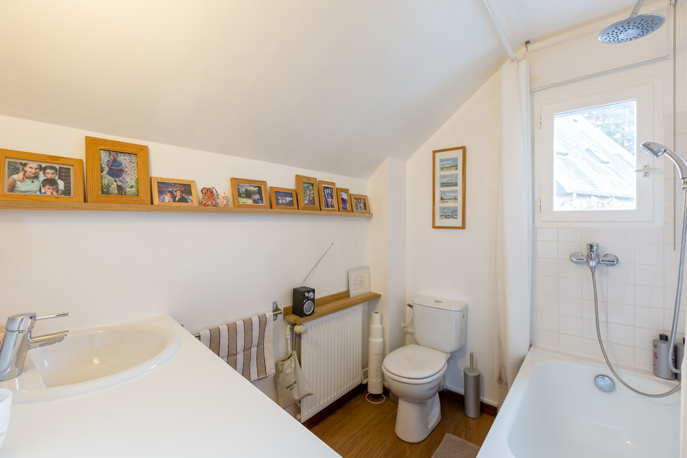 Réalisation d'une salle de bain design.