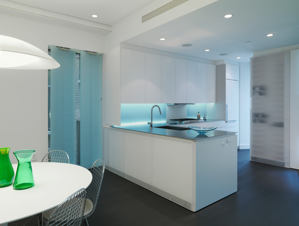 Minimalist kitchen photo in New York