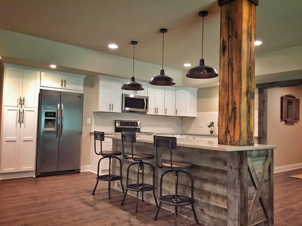 Home design - rustic home design idea in Atlanta