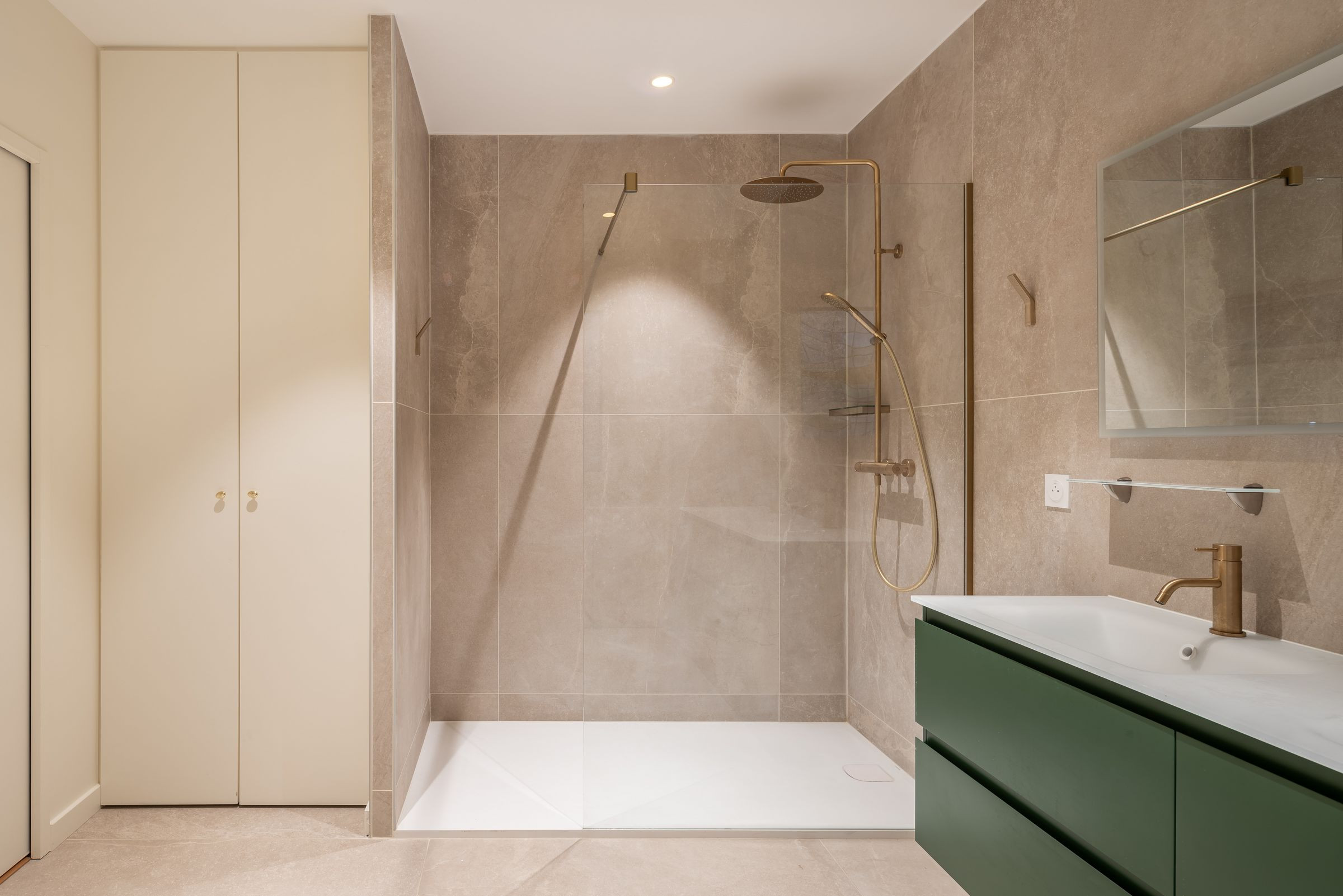 LE SAVOIR - Duplex de 120m² aux couleurs chaleureuses