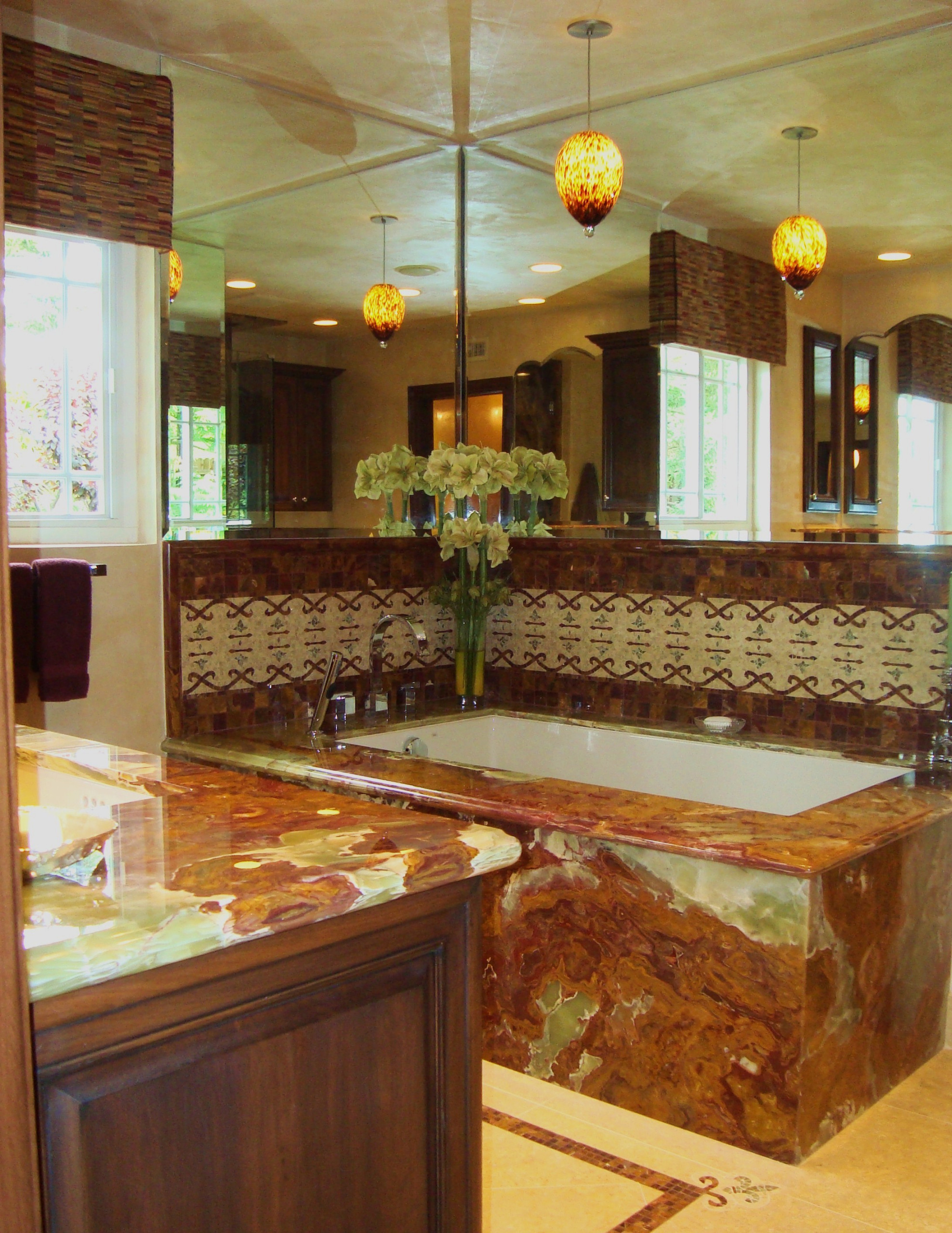 The Rubin - Onyx "master bath" tub, and elaborate tile work!