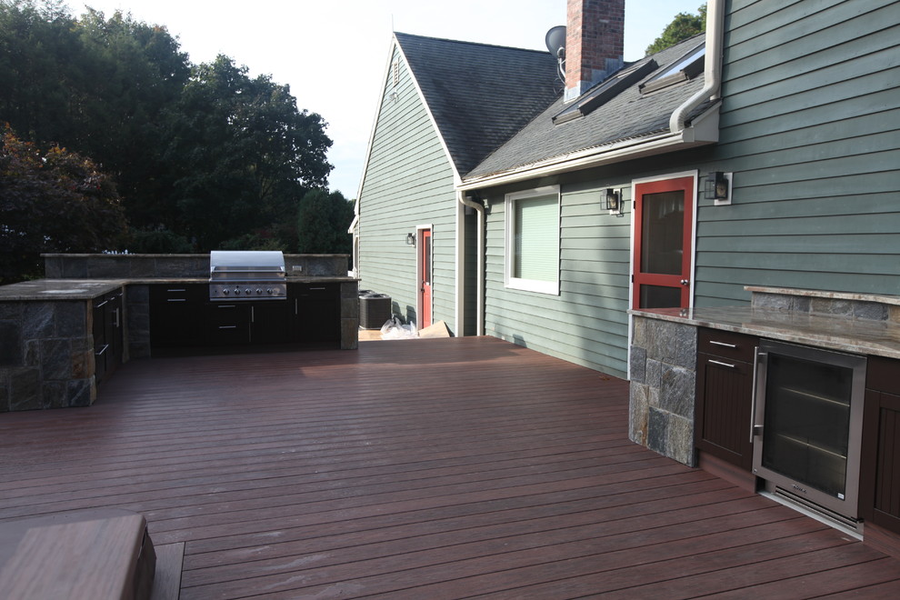 Inspiration for a traditional deck in Bridgeport.