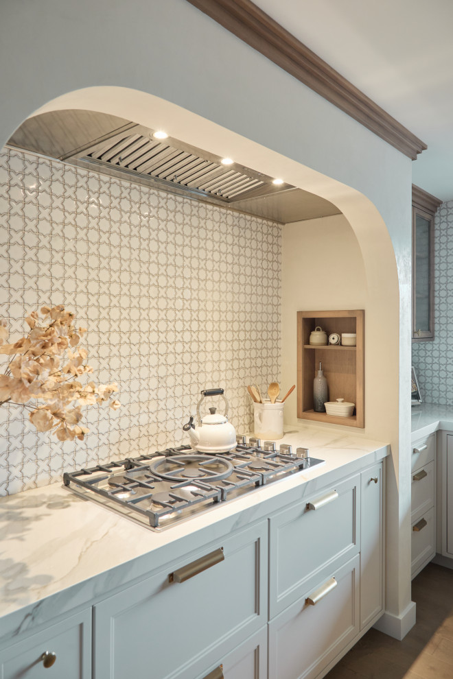 Kitchen - transitional kitchen idea