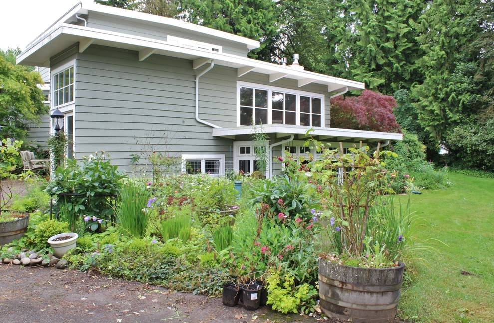 Design ideas for a country exterior in Seattle.