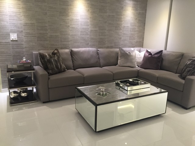 Hallandale Vacation Condo contemporary-living-room
