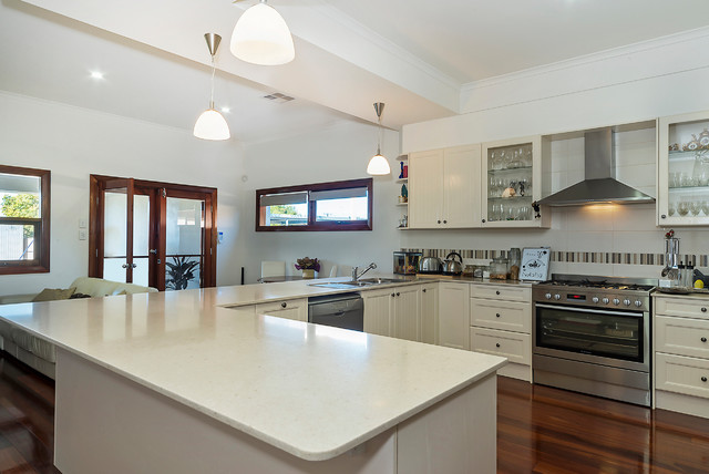 Largs Bay modern-kueche