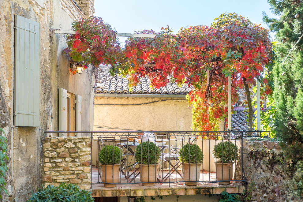 This is an example of a mediterranean balcony in Montpellier.